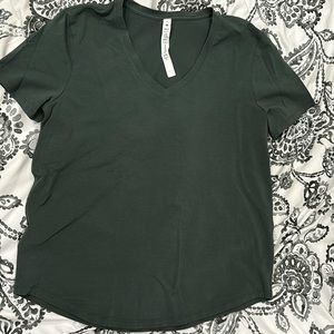 Lululemon Love tshirt